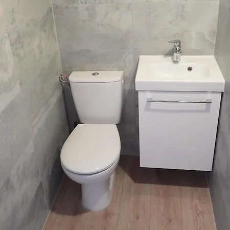 بيت للعطل Comfortable With Terraces بوبيروفو