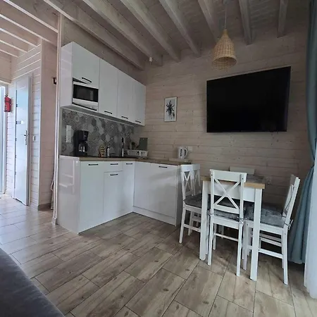 بيت للعطل Comfortable With Terraces بوبيروفو